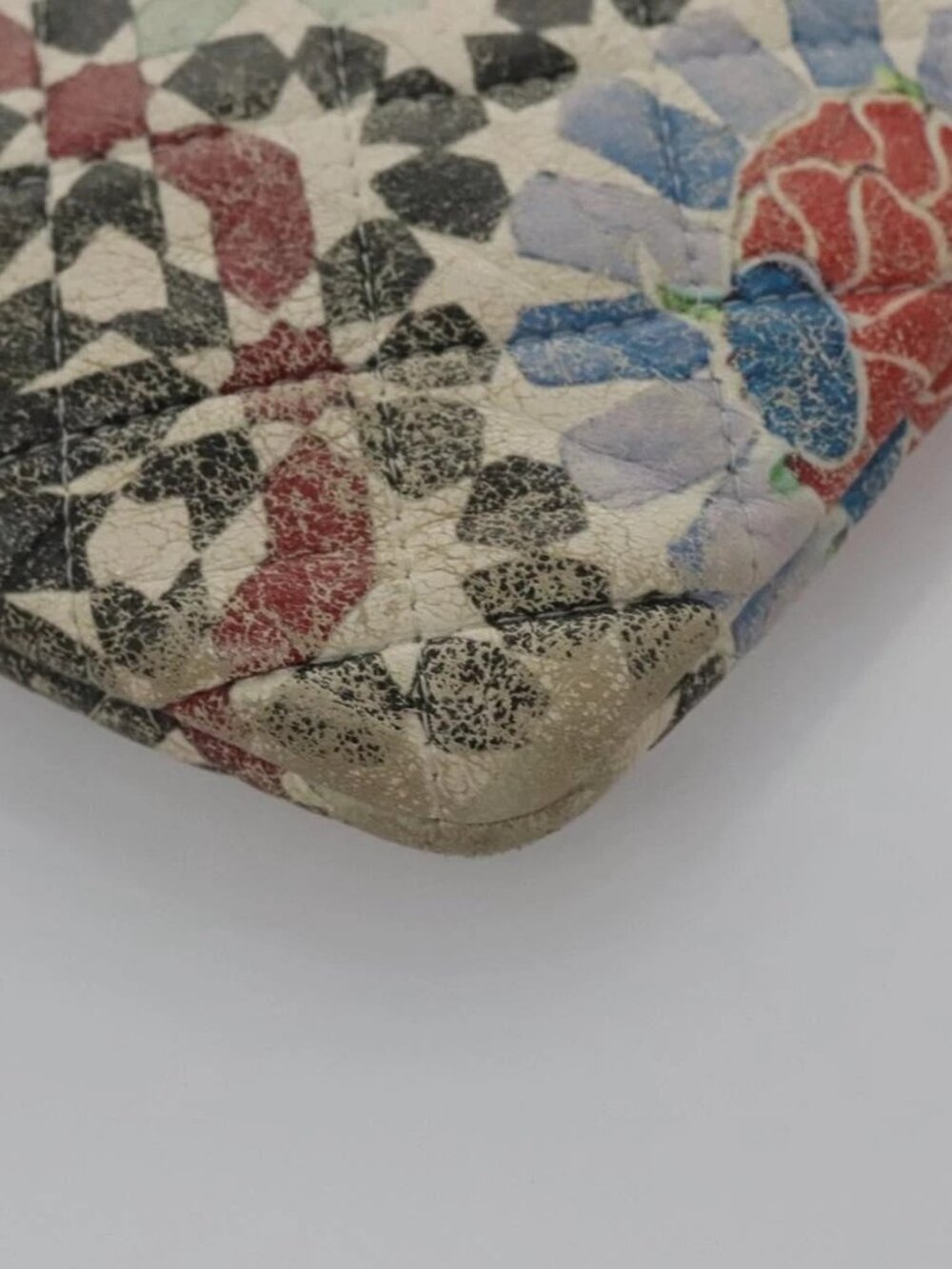 CHANEL Matelasse Clutch Bag Lamb Skin Multicolor CC Auth 112262 - Picture 3 of 16